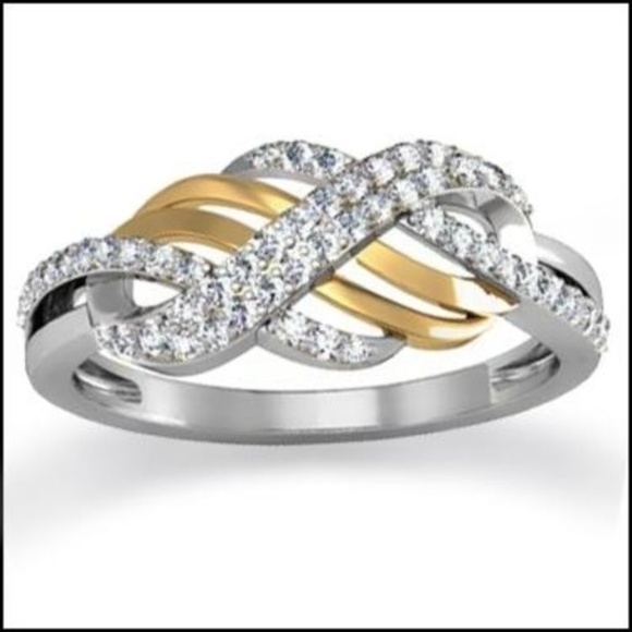 Elegant Diamond engagementRing - Size 7